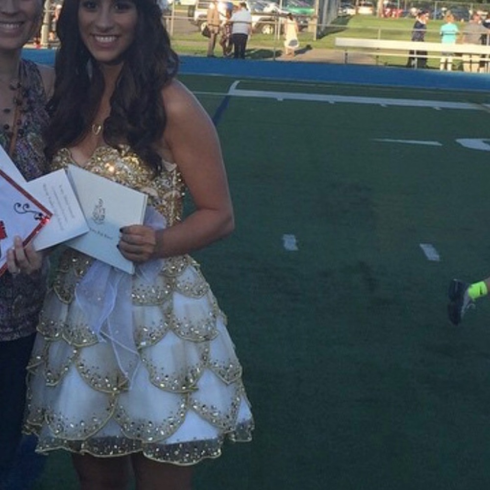 White Sherri hill dress size 2 PRICE NEGOTIABLE